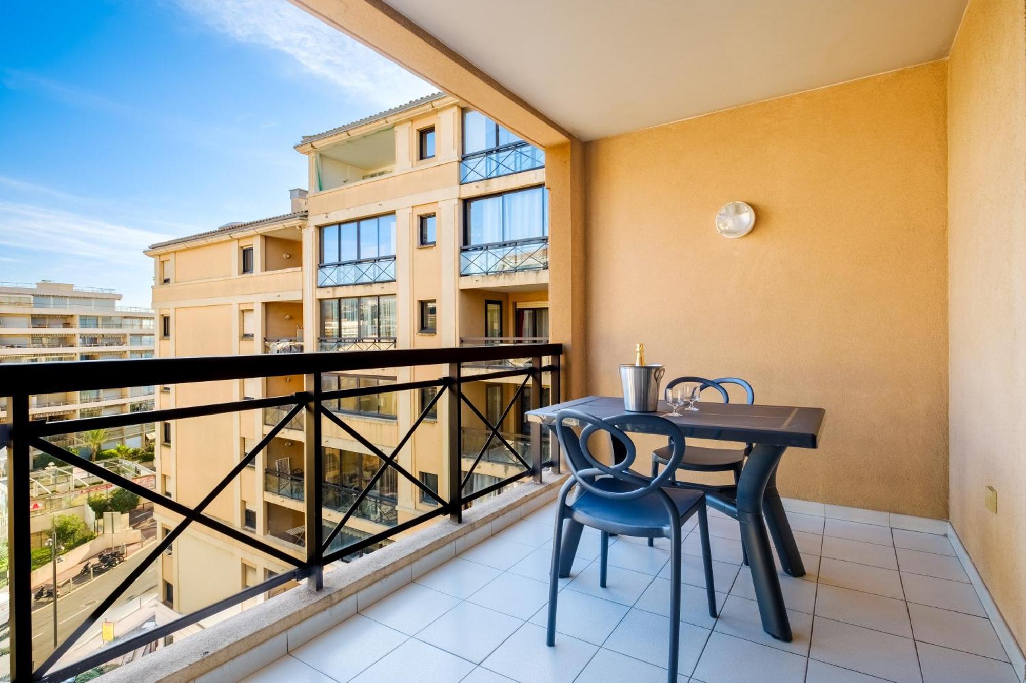 Residhotel Villa Maupassant Канни Екстер'єр фото